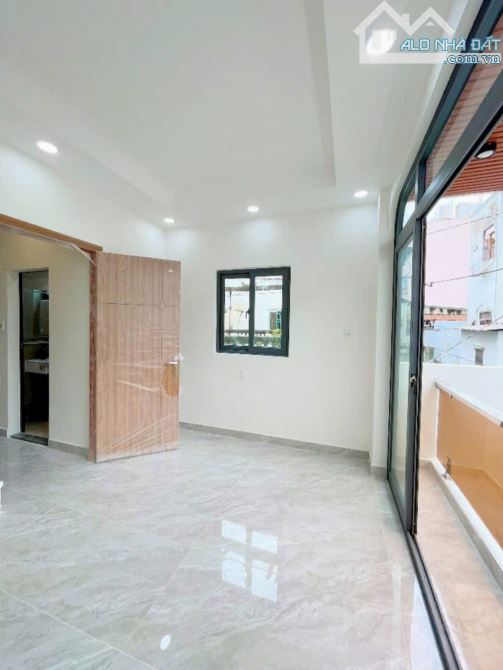 BÁN NHÀ QUẬN 4 MỚI ĐẸP 3 TẤM 4PN KHU DÂN CƯ DTSD 120m2 SỔ RIÊNG GIÁP Q1 GIÁ 4TỈ 950 - 3