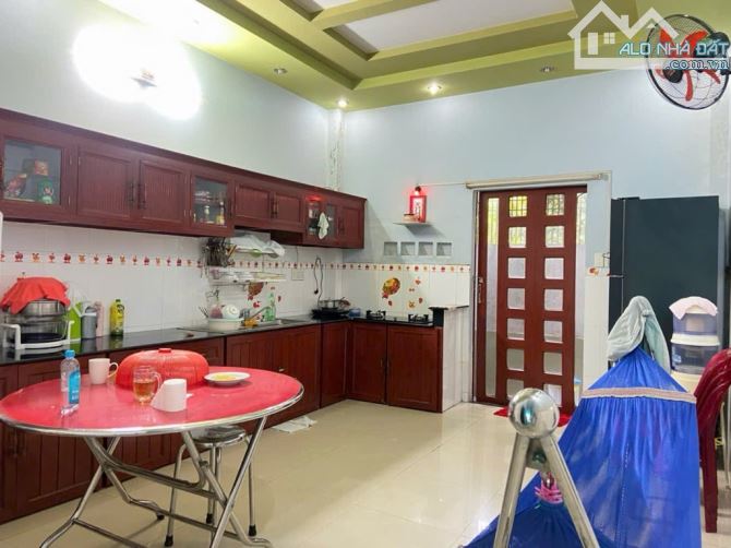 NHÀ RỘNG- ĐẸP- GIÁ RẺ- XE HƠI NGỦ TRONG NHÀ- SƠN KỲ- TÂN PHÚ- DT 4❌ 17,1- 3 TẦNG - 3