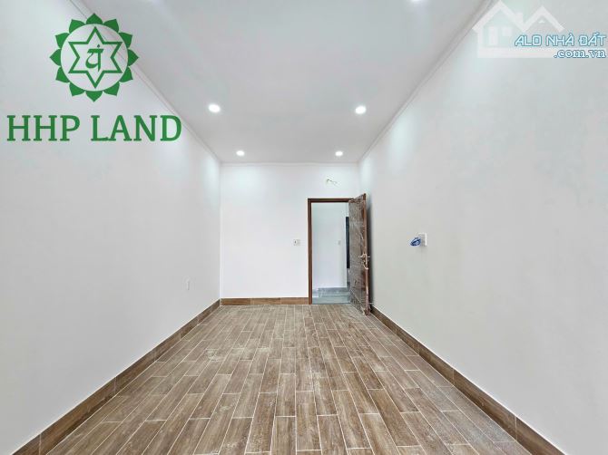 Bán nhà xây mới 1 trệt 1 lầu cách cầu Bửu Hòa 1km sân oto - 3