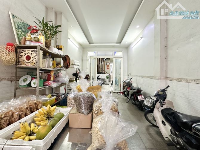 GIẢM 1.7 TỶ, Bán Nhà Nguyễn Thái Bình P12 Tân Bình 70m2 4 Tầng giá còn 10.99 Tỷ - 4
