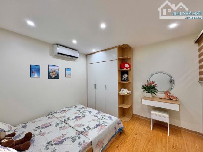Bán tập thể phố Trần Xuân Soạn,trung tâm phố cổ Hà Nội sử dụng 70m,3 ngủ 2vs,giá 3,3ty(TL) - 4
