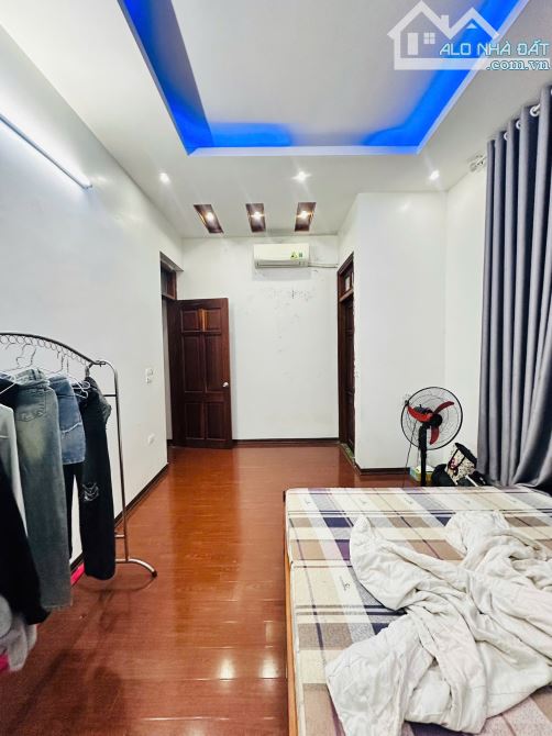 NHÀ ĐẸP TRUNG TÂM CẦU GIẤY 46m 4 TẦNG MT5.2m 11.6 TỶ CÁCH HỒ 30M GẦN Ô TÔ NGÕ THÔNG - 4