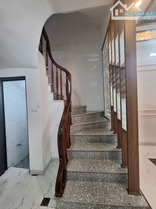 Nhà đẹp nội thất hiện đại giá rẻ nhất ngõ Phố Phúc Lợi DT 30m2 . Giá 5.28 tỷ - 4