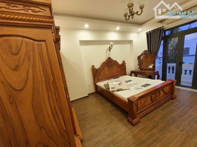 NGANG chuẩn đẹp 5m HẺM XE HƠI tránh nhau; đường LÊ ĐỨC THỌ gần 100m2 sổ CN đủ; chỉ 8.9 tỷ - 4