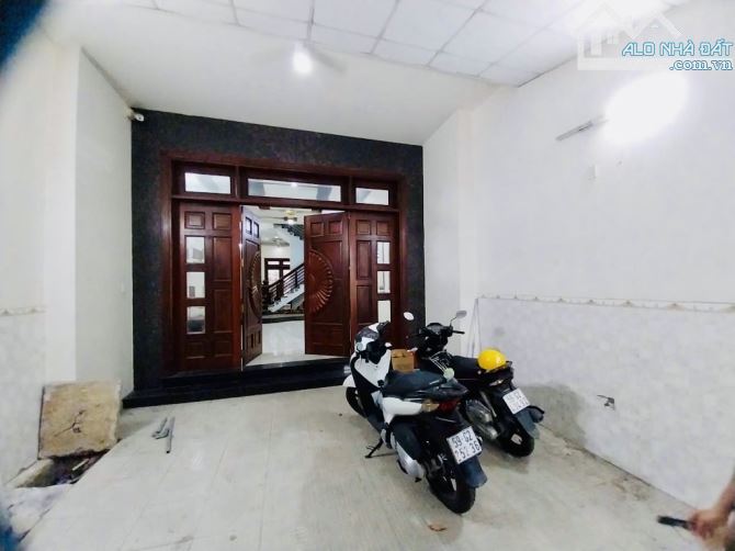 BÁN NHÀ ĐẸP NGANG 5.5M, 4 TẦNG, SÂN Ô TÔ BÙI QUANG LÀ, GÒ VẤP, CHỈ 1x TỶ - 4