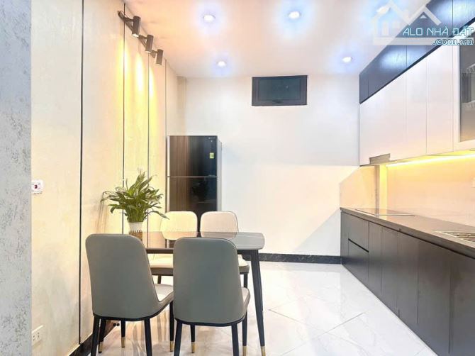 KIM GIANG - THANH XUÂN- 38M2 - 5 TẦNG- 7 PHÒNG NGỦ- FULL NỘI THẤT- NGAY PHỐ - GIÁ HƠN 8 TỶ - 4
