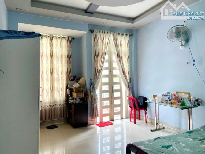 NHÀ RỘNG- ĐẸP- GIÁ RẺ- XE HƠI NGỦ TRONG NHÀ- SƠN KỲ- TÂN PHÚ- DT 4❌ 17,1- 3 TẦNG - 4