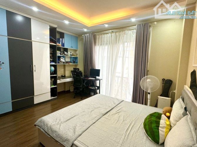 Bán nhà Ngọc Thuỵ 7 tầng- thang máy, gara ô tô 7 chỗ, ngõ thông- Chẵn 13 tỷ - 4