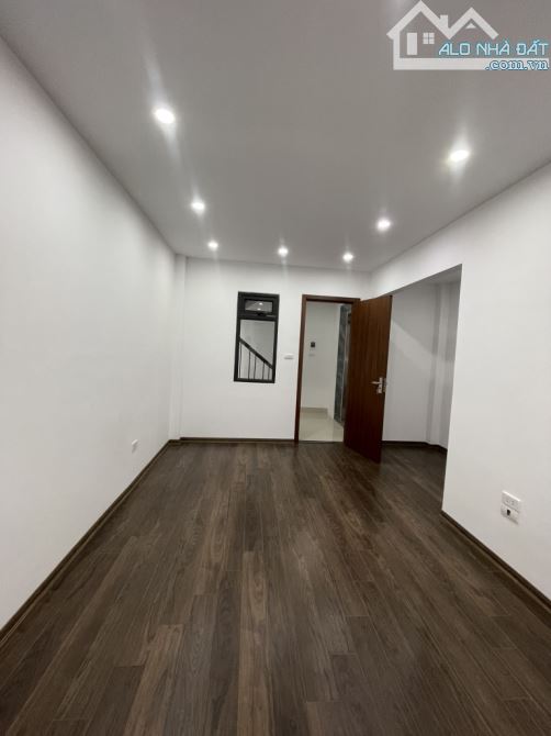 🚨 BÁN NHÀ SÁT KHAI SƠN NGỌC THUỴ – 6 TẦNG THANG MÁY – Ô TÔ ĐỖ GẦN – GIÁ HƠN 7 TỶ 💰 y - 4