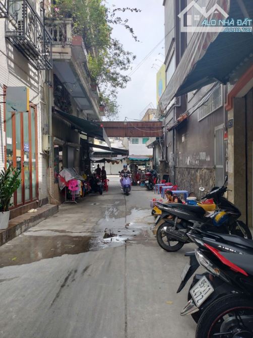 Kẹt tiền bán gấp  nhà 3 tầng, đường Trần Phú, P4, Quận 5, Tiện KD - Giá tốt - 5