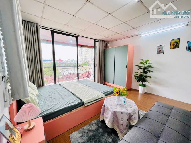 CĂN HỘ GIÁ HỢP LÝ - SẠCH SẼ - TÁCH BẾP NGAY QUẬN 4, CỬA SỔ ĐÓN NẮNG, GẦN ĐẠI HỌC LUẬT - 5