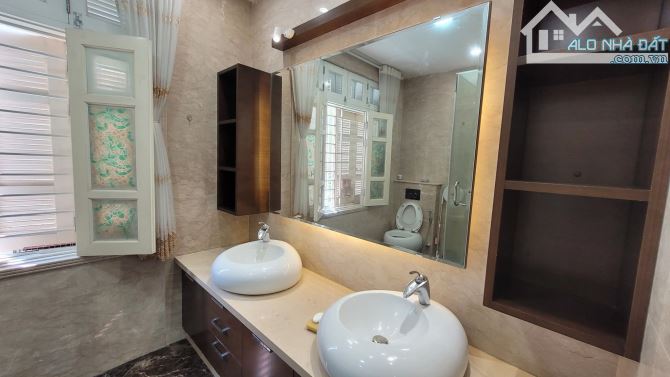 49.6 tỷ - Biệt thự Võ Thị Sáu, View Hồ - DT150m x 4 tầng x 9m mặt tiền. - 5
