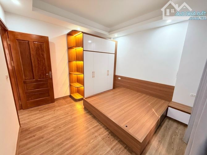 Nhà dòng tiền đại học công nghiệp 44m2 mặt tiền 6m 7 phòng khép kín 20m ra ôtô đỗ 6 tỷ 15 - 5