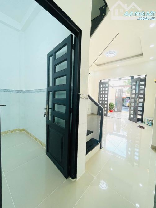 `CHỈ 5TXxx NHÀ 2 TẦNG MẶT TIỀN ĐƯỜNG TRẦN THỊ BỐC - 64M2 - SỔ HỒNG RIÊNG NGAY THỊ TRẤN HM - 5
