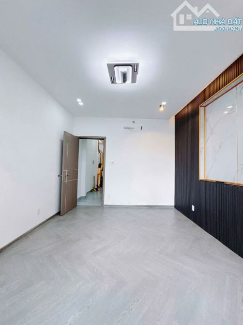 BÁN NHÀ ĐẸP 3 TẤM CÁCH MẶT TIỀN HOÀNG DIỆU 3 CĂN Ngang 4 Dài 9,5 Giá 5Tỉ Nhĩnh Sổ Riêng - 6