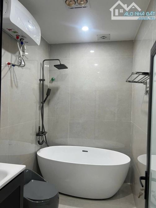 P Tuấn... Nhà khu phân lô cao cấp Ngô gia tự (Tđc sao sáng ) - xây mới độc lập 4,5 tầng - 6
