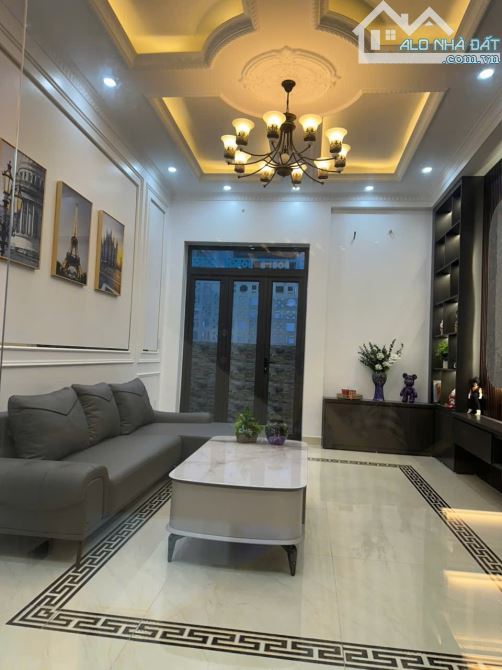 Nhà độc lập 4 tầng full nội thất giữa trung tâm thành phố - 6,6 tỷ - 6