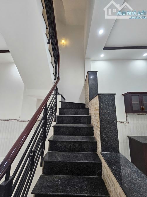 Nhà Đẹp Lê Văn Quới Bình Tân, Hẻm Ô Tô, 64m2, 3 Lầu, Sổ A4 Nhỉnh 6 Tỷ TL - 6