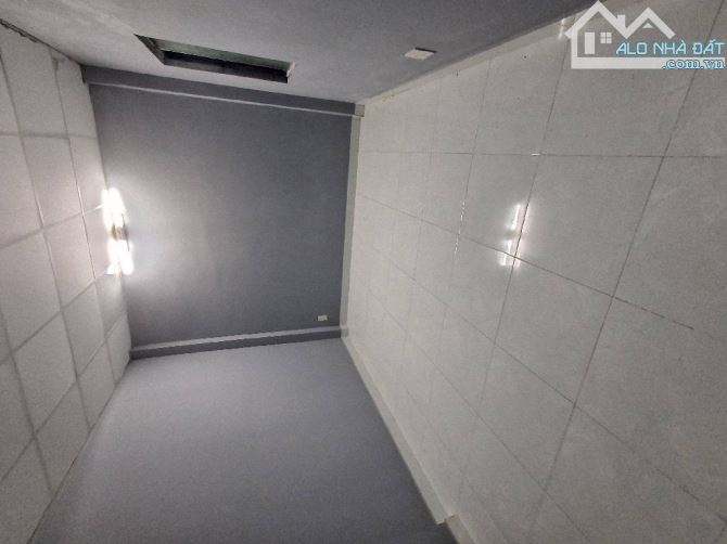DÃY TRỌ 2 TẦNG DÒNG TIỀN ỔN ĐỊNH 12 TRIỆU/ THÁNG - HẺM XE HƠI TRÁNH NHAU - PHẠM HỮU LẦU PH - 6