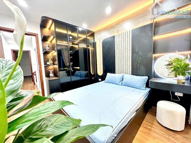 KIM GIANG - THANH XUÂN- 38M2 - 5 TẦNG- 7 PHÒNG NGỦ- FULL NỘI THẤT- NGAY PHỐ - GIÁ HƠN 8 TỶ - 6