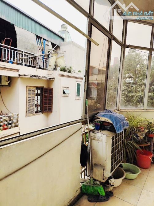Bán tập thể đường sắt phốLáng Hạ,sổ 72m2(sổ rất to),gần rạp chiếu phim QG giá 5,35ty(có TL - 6