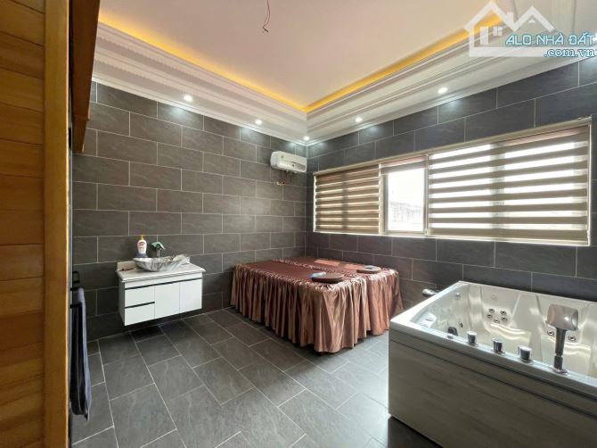 Nhà đẹp đẳng cấp thượng lưu khu phân lô Tô Vũ - 193 Văn Cao. DT 92m² x 5T - 7