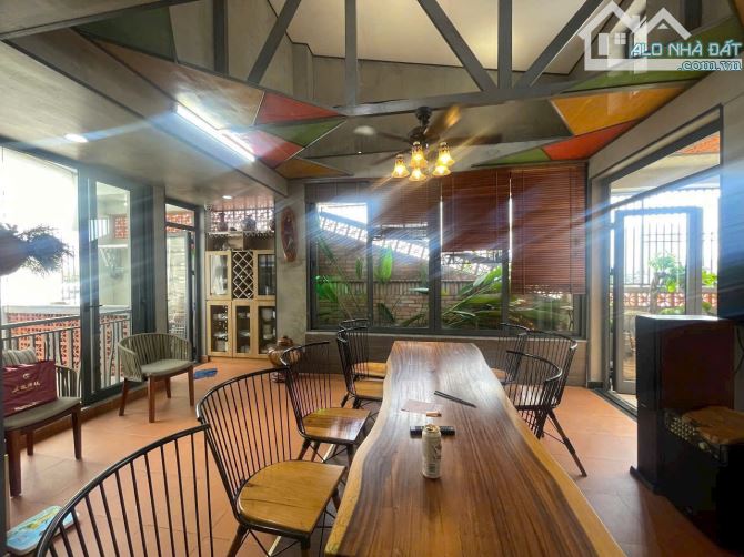 BIệt Thự Ngang 8m - Có Thang Máy - Giáp Quận 1 - Chỉ: 1X Tỷ - DT: 8m x 13m - 4 Tầng - 7