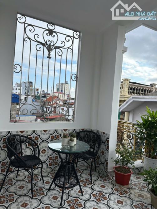 Nhà độc lập 4 tầng full nội thất giữa trung tâm thành phố - 6,6 tỷ - 7