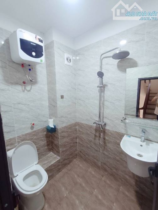 Bán nhà Bát Khối, Long Biên 32m2 - 5 tầng mt 5m nhỉnh 5 tỷ - 7