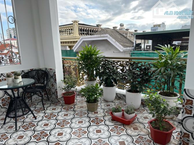 Nhà độc lập 4 tầng full nội thất giữa trung tâm thành phố - 6,6 tỷ - 8