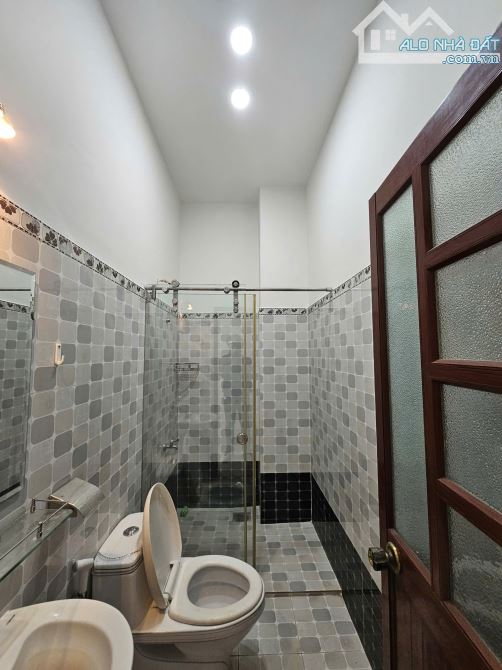 Nhà Đẹp Lê Văn Quới Bình Tân, Hẻm Ô Tô, 64m2, 3 Lầu, Sổ A4 Nhỉnh 6 Tỷ TL - 8