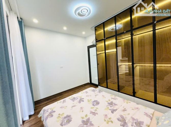 KHƯƠNG HẠ - THANH XUÂN - Ô TÔ GẦN- 5 TẦNG - 5 -NGỦ - SỔ VUÔNG - FULL NỘI THẤT - NHỈNH 7 TỶ - 8