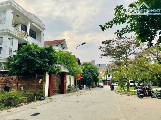 BÁN BIỆT THỰ 4 TẦNG MẶT TIỀN PHÙNG CHÍ KIÊN, KQH KIỂM HUỆ, P. XUÂN PHÚ, ĐẲNG CẤP TP HUẾ - 9