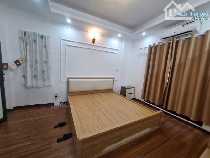 Nhà đẹp nội thất hiện đại giá rẻ nhất ngõ Phố Phúc Lợi DT 30m2 . Giá 5.28 tỷ - 9