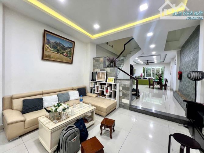 BÁN NHÀ NGUYỄN QUÝ YÊM BÌNH TÂN 92M2 3 TẦNG 5PN HẺM XE TẢI 12M CHỈ 6.8 TỶ - 1