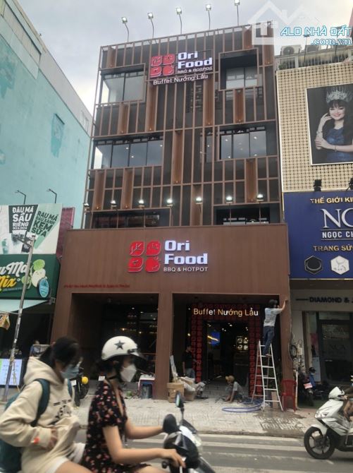 Bán nhà măt tiền Nguyễn Hữu Cầu, Phường Tân Định, Quận 1. DT (6x23m) CN 148m².
