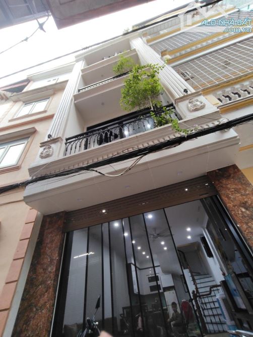 Bán nhà Kim Giang, gần ô tô tránh, 45m2, 5 tầng, 9.7 tỷ.