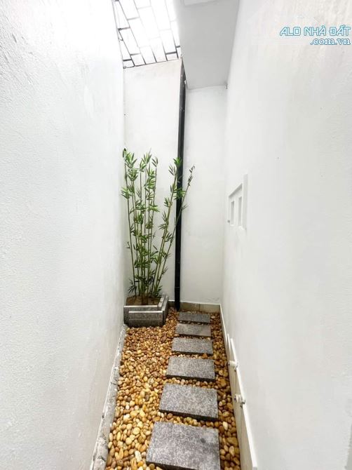 Không Thể Bỏ Qua Nhà Đẹp, Ngõ Ba Gác Phố Đội Cấn, Ba Đình, Xây 5 Tầng DT 42m2, 8 tỷ