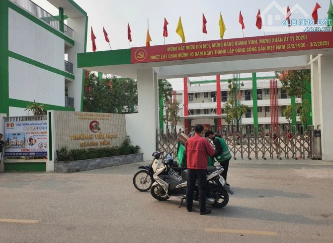 Bán giúp chủ lô đất đẹp Việt Hưng - Giang biên, gần hồ, giá đầu tư