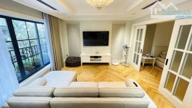 BÁN CĂN HỘ DỊCH VỤ HẺM 18A NGUYỄN THỊ MINH KHAI (10x33m) 38P HĐT 200Tr.