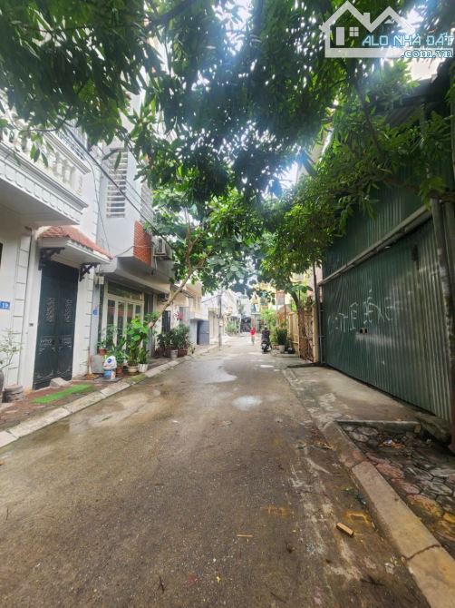 SIÊU PHẨM LÔ GÓC HOÀNG MAI, NGÕ Ô TÔ THÔNG, GARA Ô TÔ, KINH DOANH 52M 6T NHỈNH 12 TỶ