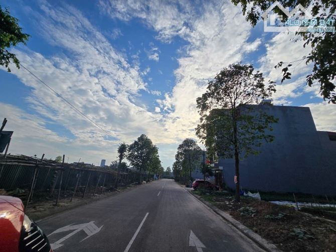BÁN ĐẤT PHƯƠNG VỸ. P.VŨ NINH NHÌN SANG KĐT PHÚC NINH. 77M2 MẶT 4,5M