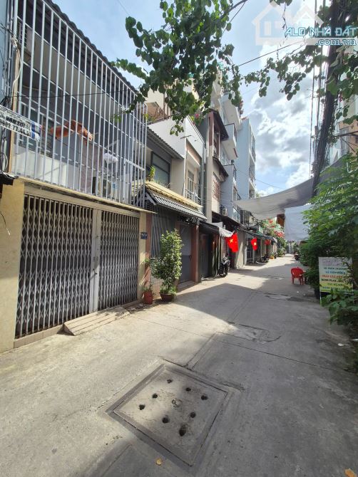 Bán nhà 5 tầng HXH Lạc Long Quân, Ngay Bảy Hiền - DT 3.9 x 14.5 - 62m2 - giá 6.9 tỷ TL