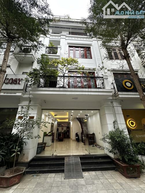 Cho thuê nhà đường Nguyễn Tuân, Thanh Xuân. DT 75m, 6 tầng, Thông sàn, có thang máy. Giá 4