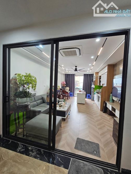 BÁN NHÀ QUẬN LONG BIÊN - 6 TẦNG  - THANG MÁY - Ô TÔ ĐỖ  - FULL NỘI THẤT - DT 48M - MT 4.3M