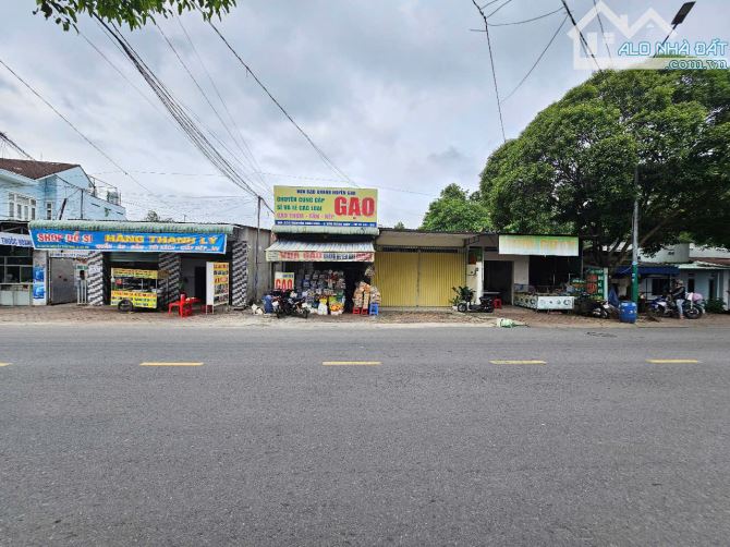 Nhà mặt tiền đường Nguyễn Thái Học, phường Tân Đông Hiệp, TP Dĩ An. 37,2 tỷ