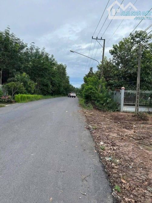 Chủ hạ bán gấp lô đất 1300m2 có 100 thổ giá 995 triệu,đất Dầu tiếng