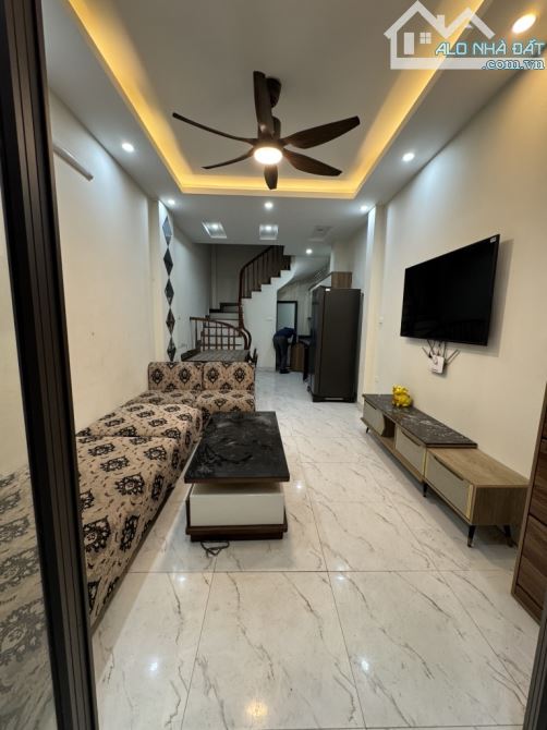 Bán nhà Thượng Thanh , Long Biên ,nhà số nhỏ , phân khúc nhỉnh 5tỷ k còn nhiều