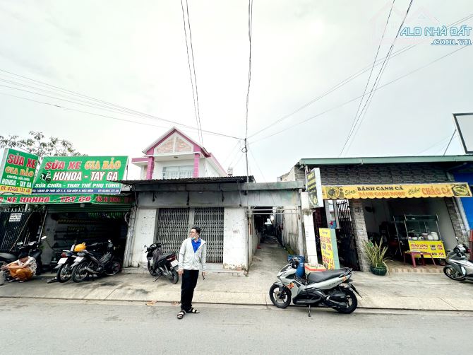 Bán GẤP Dãy Trọ 6x40m Mặt Tiền Đường Thị Trấn Tân Hiệp Hóc Môn Giá 8.1 Tỷ, thu Nhập 20tr/t