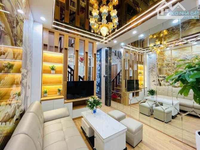 Ngon! Bán Nhà Trần Quốc Vượng, Cầu Giấy -Gần Phố -3Thoáng - Gần TTTM - 35 M2- 5Tầng - 8Tỷ